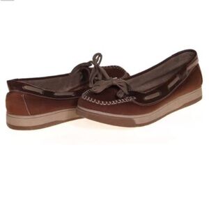 Airwalk brown boat shoes